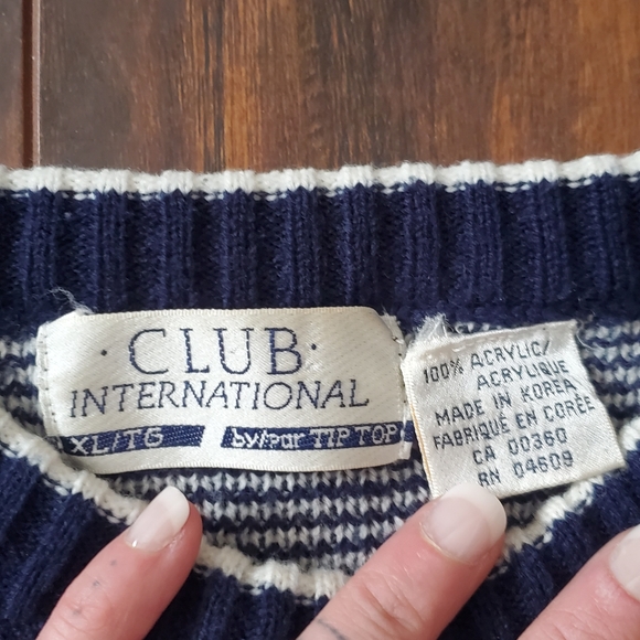 Vintage Blue & White Crewneck Sweater - Picture 5 of 5